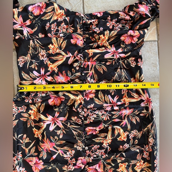RNWY The Label Sikota Ruched Mini Dress Y2K Front Button Floral Cottagecore Sz 6 - Picture 12 of 15